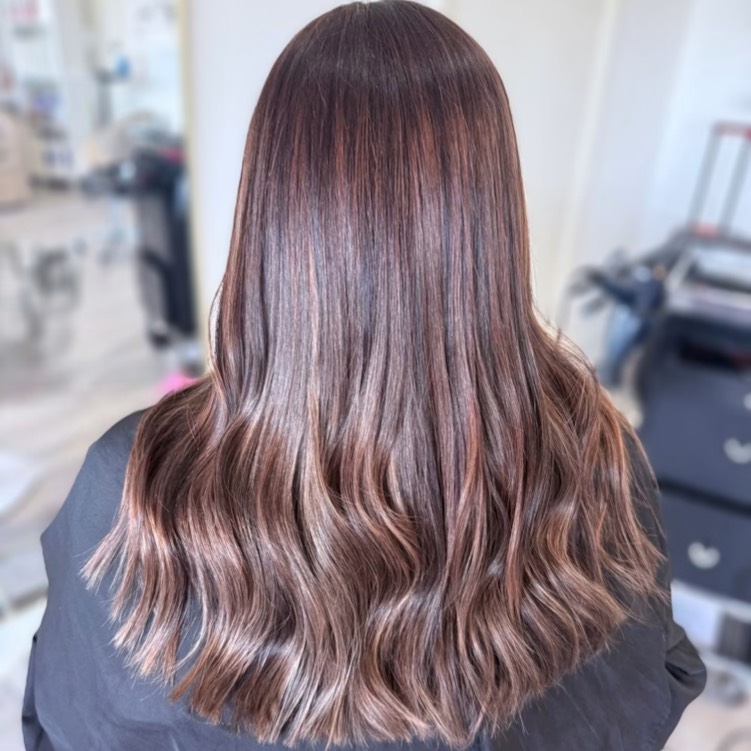 Glossy chocolate balayage